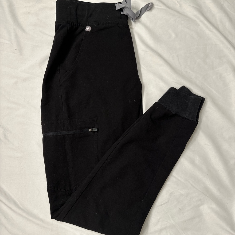 FIGS joggers scrubs